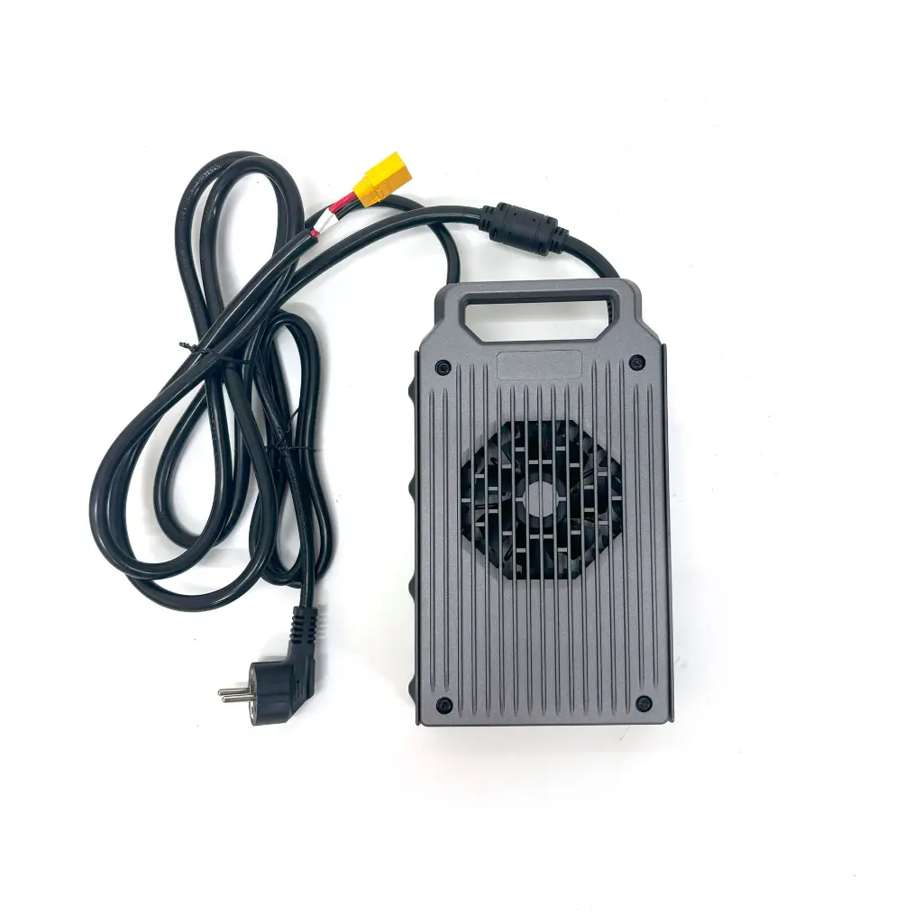 72V-charger-CG1200-b.webp